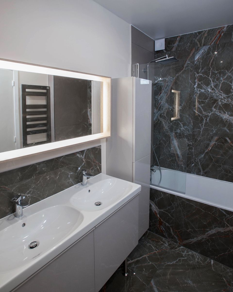 Salle de bain en marbre, Paris 16e