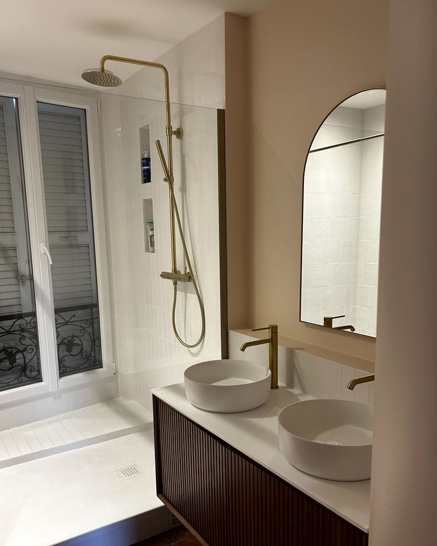Douche à l’italienne, robinetterie laiton, Sèvres (92)