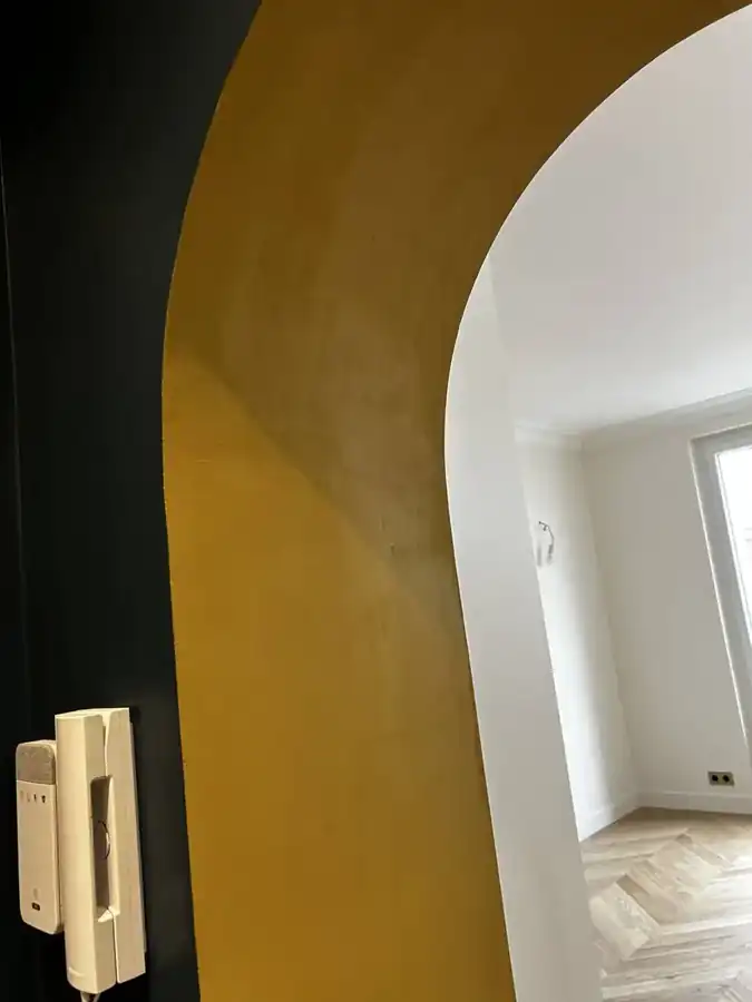 Passage en arche et peinture, rue du Commerce