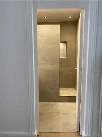 Douche à l’italienne et niche éclairée, Paris 12e