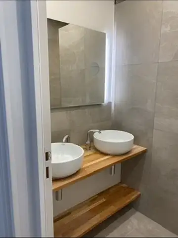 Double vasque sur plan en bois, Paris 12e