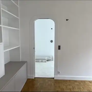 Porte en arche et rangements, Paris 1er